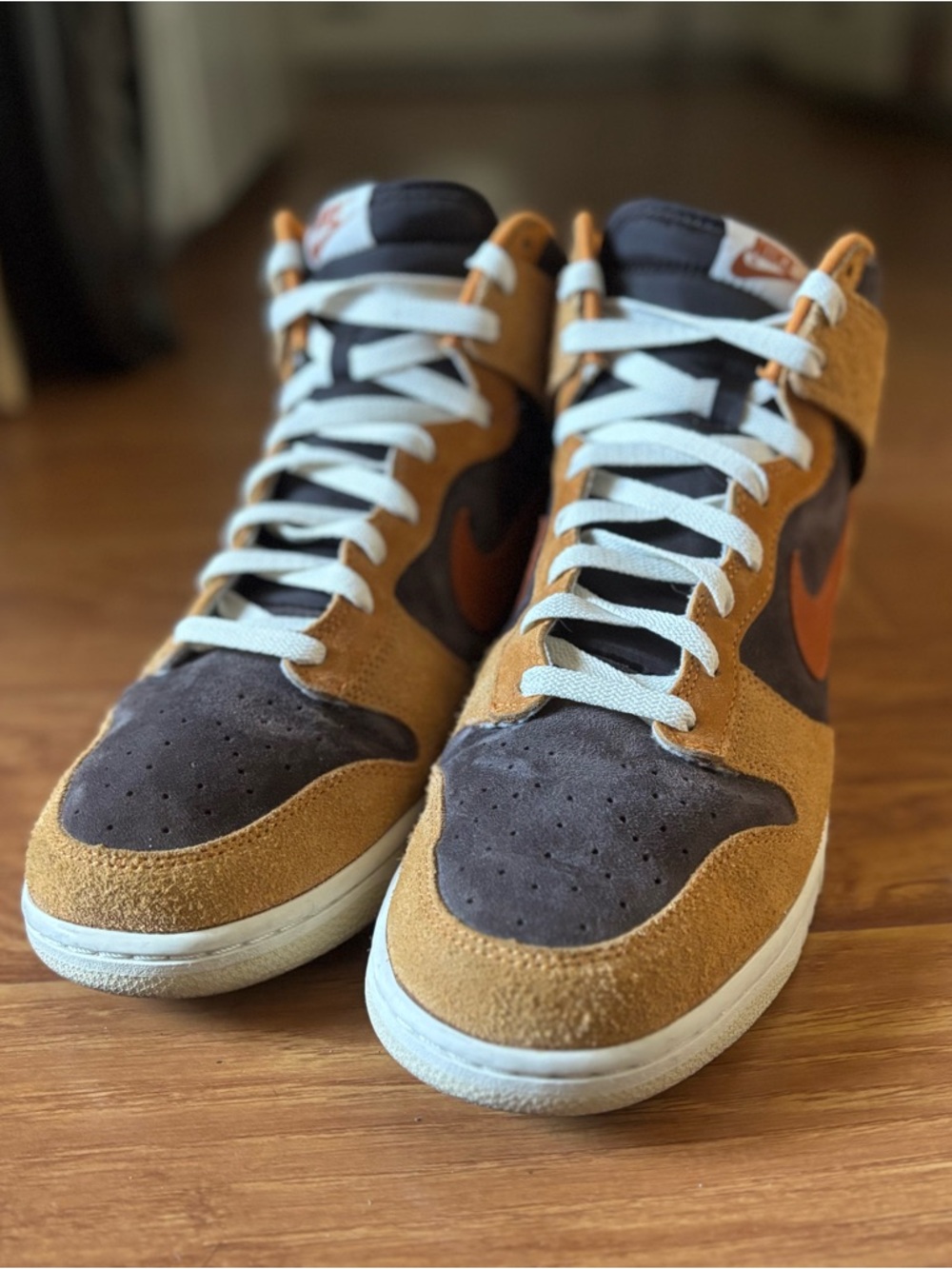 Nike Dunk High Premium 'Dark Curry' - Picture 3 of 9